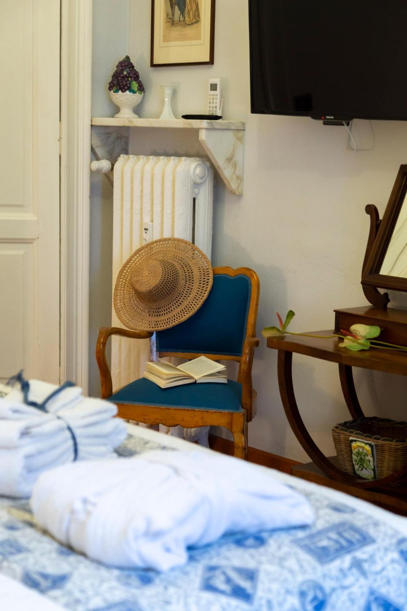 トリノ ラ ルナ エ イ ファロ Bed & Breakfast エクステリア 写真